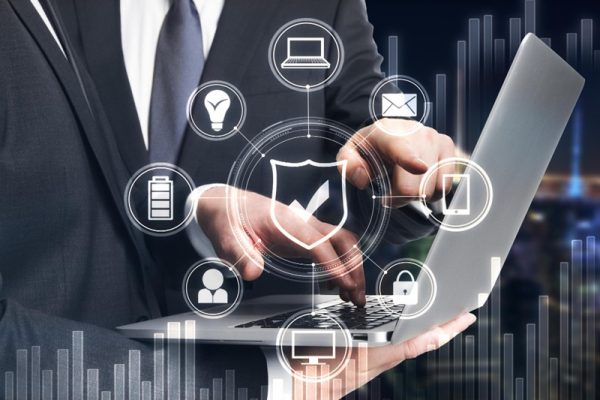 HubSpot vs Axonaut : comparatif des fonctionnalités, avantages et tarifs